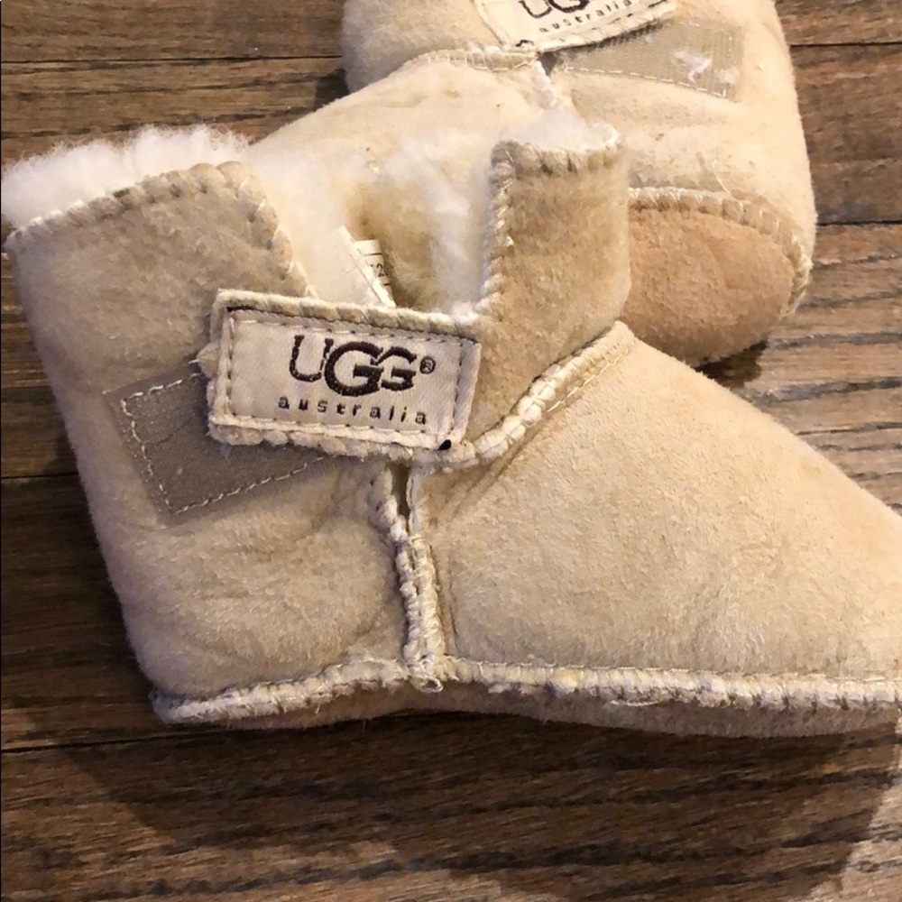 Ugg baby Erin booties M - Picture 2 of 6